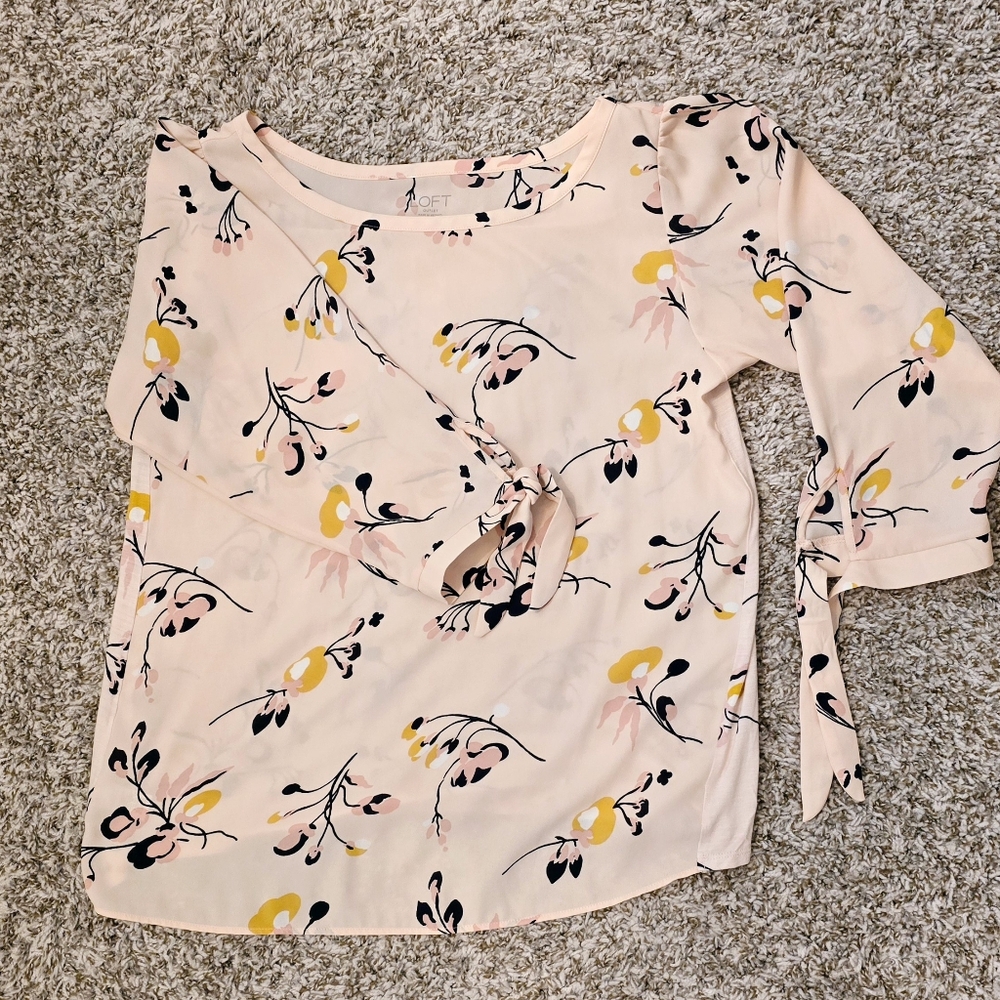 Ann Taylor Loft Womens Small Pale Peach Blouse